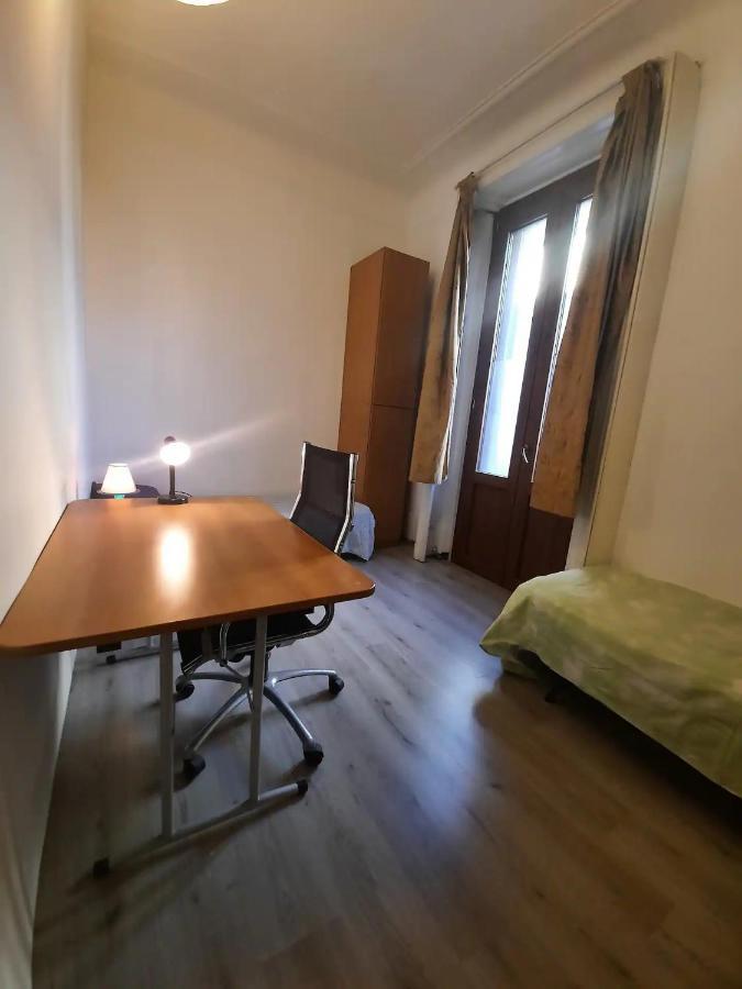 Private Room In A Quiet Apartment In The City Center Milán Exterior foto